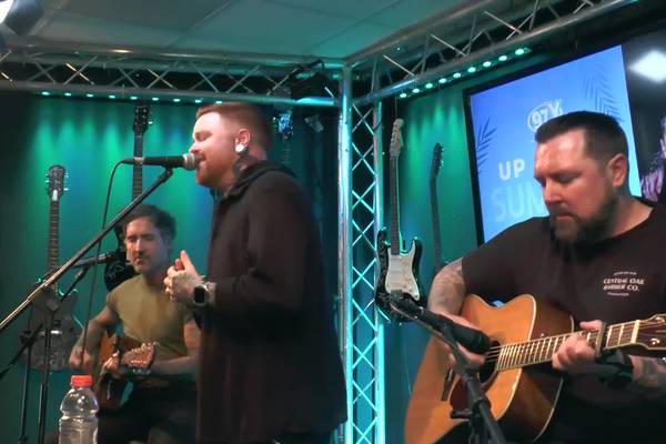 Anberlin play "Paperthin Hymn" in the 97X Green Room