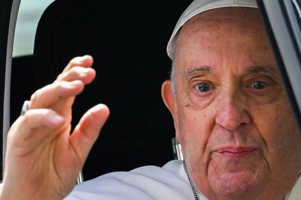 Pope Francis leaves hospital after treatment for bronchitis