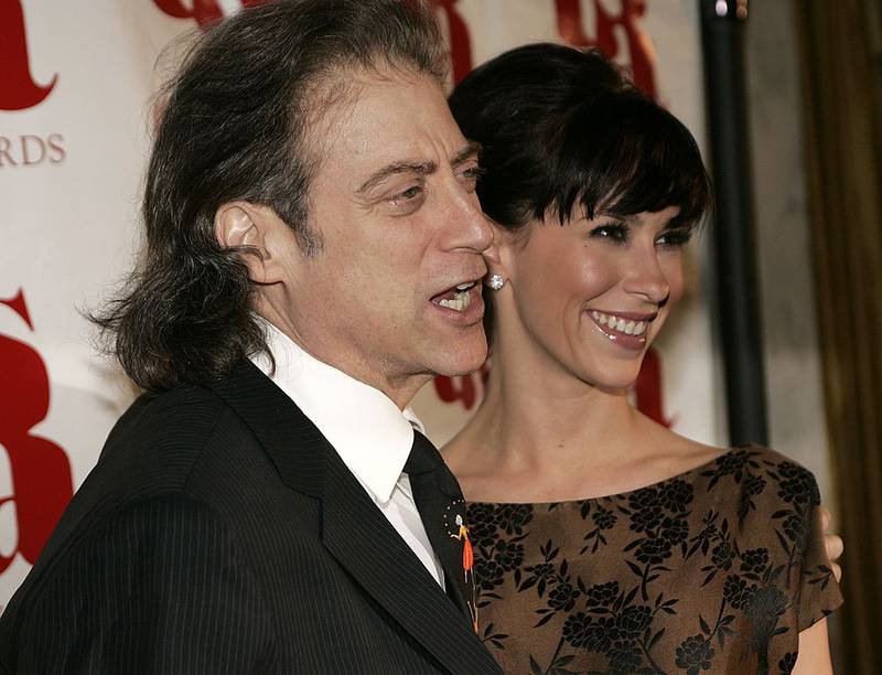 LOS ANGELES - FEBRUARY 16:  Actor/comedian Richard Lewis (left) and actress Jennifer Love Hewitt (right) arrive at the Tourette Syndrome Association Champion Of Children Award at the Regent Beverly Wilshire Hotel on February 16, 2006 in Los Angeles, California. (Photo by Michael Buckner/Getty Images)