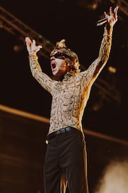 NBT Legends - Cage The Elephant