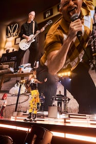 WTBV-HD2 97X No Doubt Sphere Las Vegas